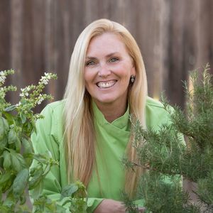 Meet your Posher, Elise